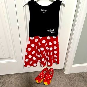 Minnie Mouse with shoes